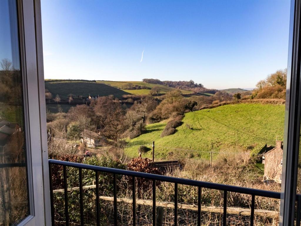 Three Horseshoes Inn Powerstock エクステリア 写真