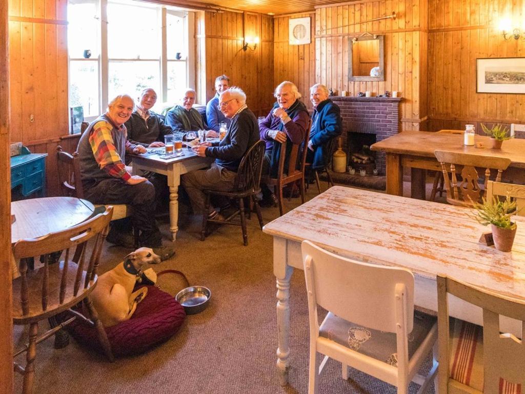 Three Horseshoes Inn Powerstock エクステリア 写真