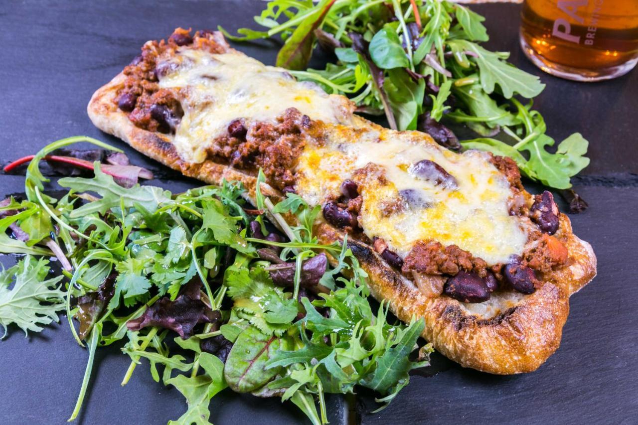 Three Horseshoes Inn Powerstock エクステリア 写真